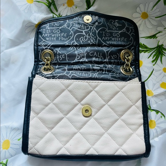 Betsey Johnson Chain Bow Bag - Picture 3 of 5